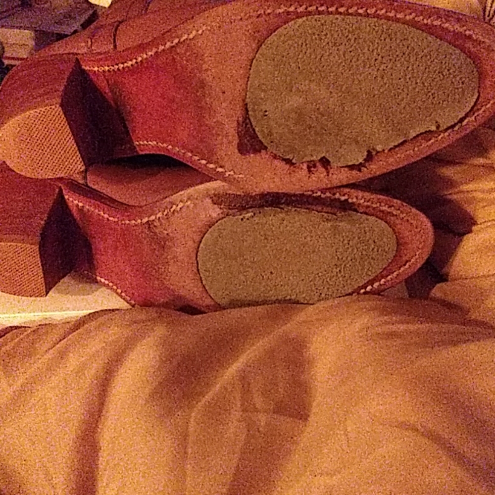 Boots - Picture 6 of 8